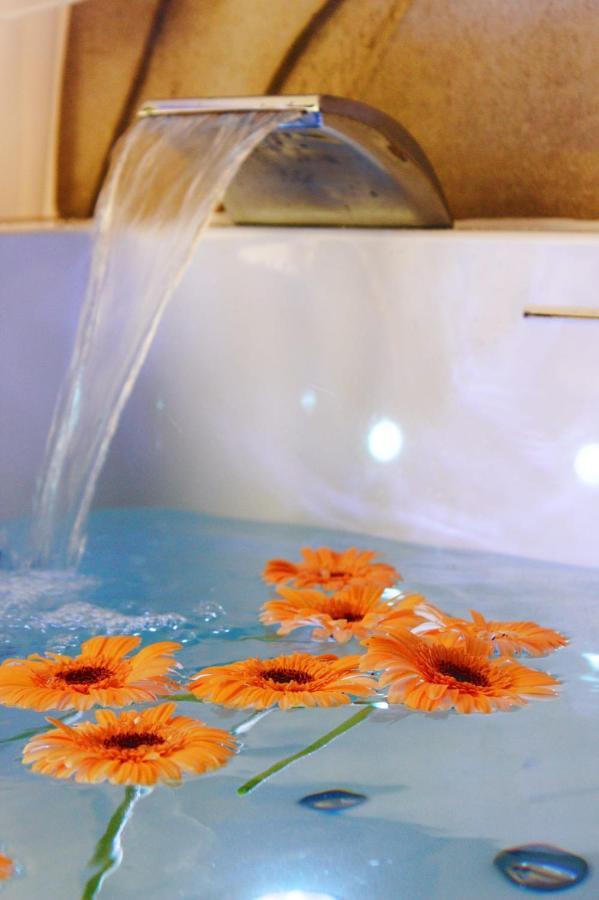 Vanadis, Suites D'Exceptions & Spa - Le Balneo Pacy-sur-Eure Exterior photo